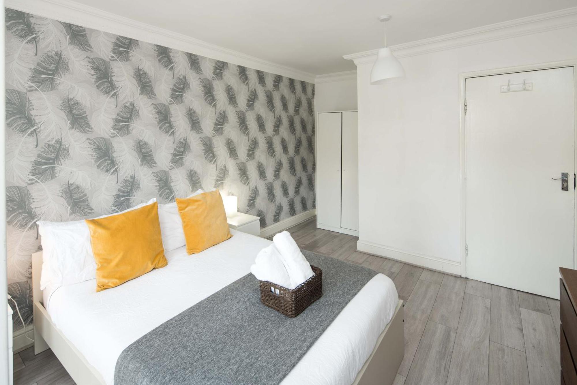 Private Double Room Shared Bathroom Near City Centre Лондон Екстер'єр фото